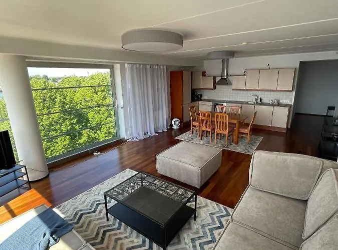 Ringi 37 Riverview *